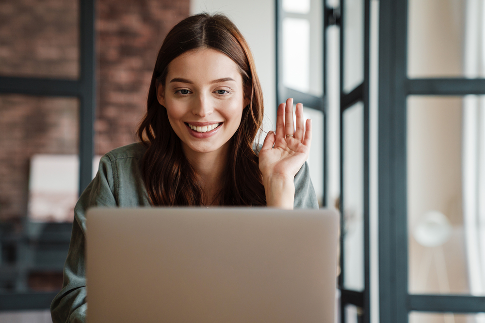 Agent focusing on listings with assistant via video call